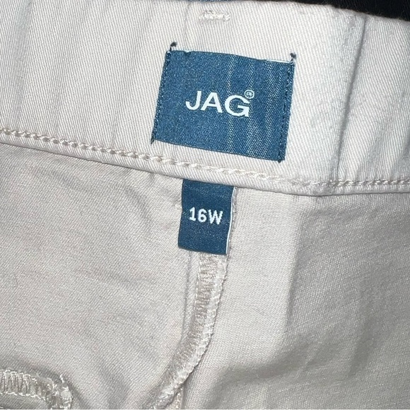 JAG- Cream shorts - Picture 6 of 6